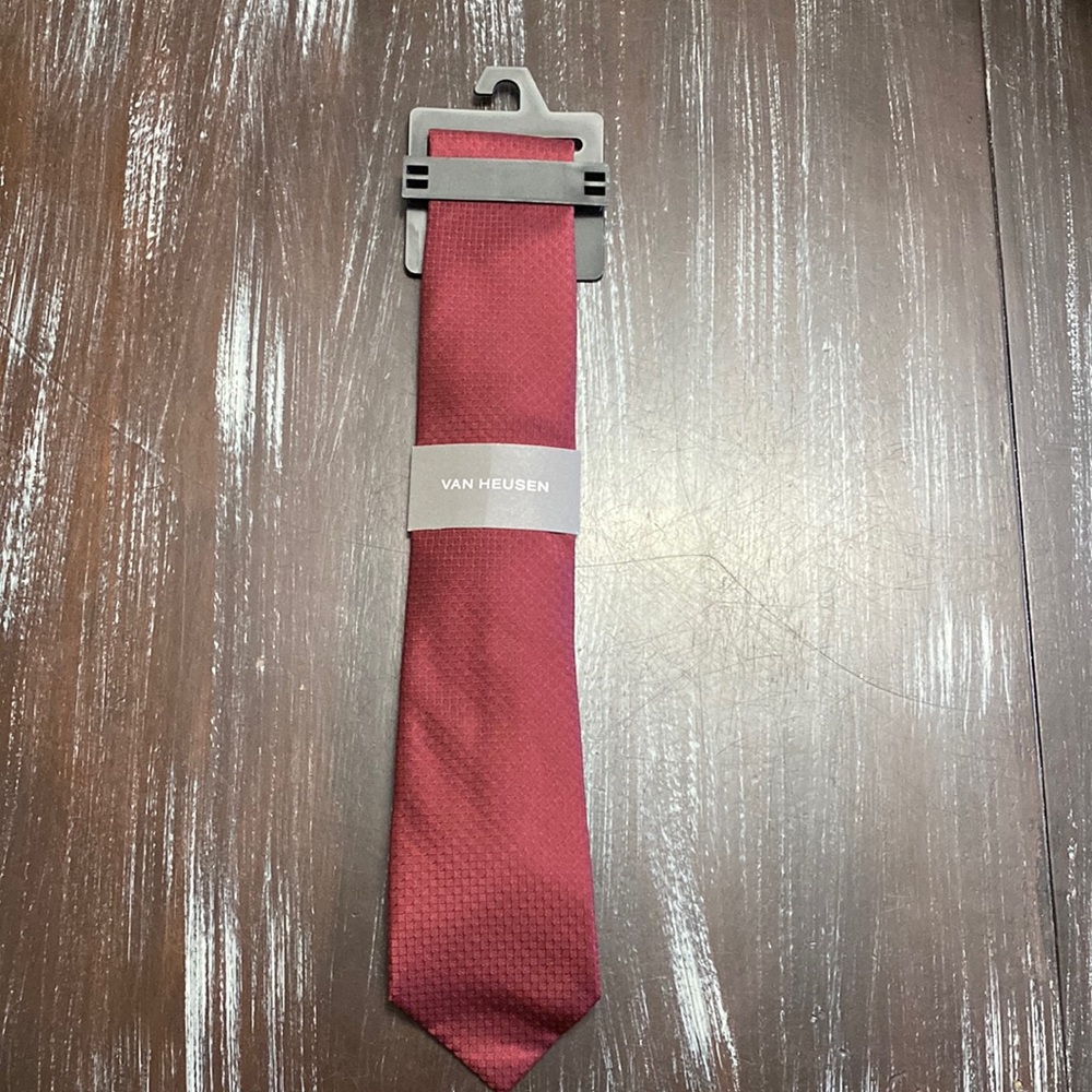 Van Heusen tie that was an option for a NYE party.